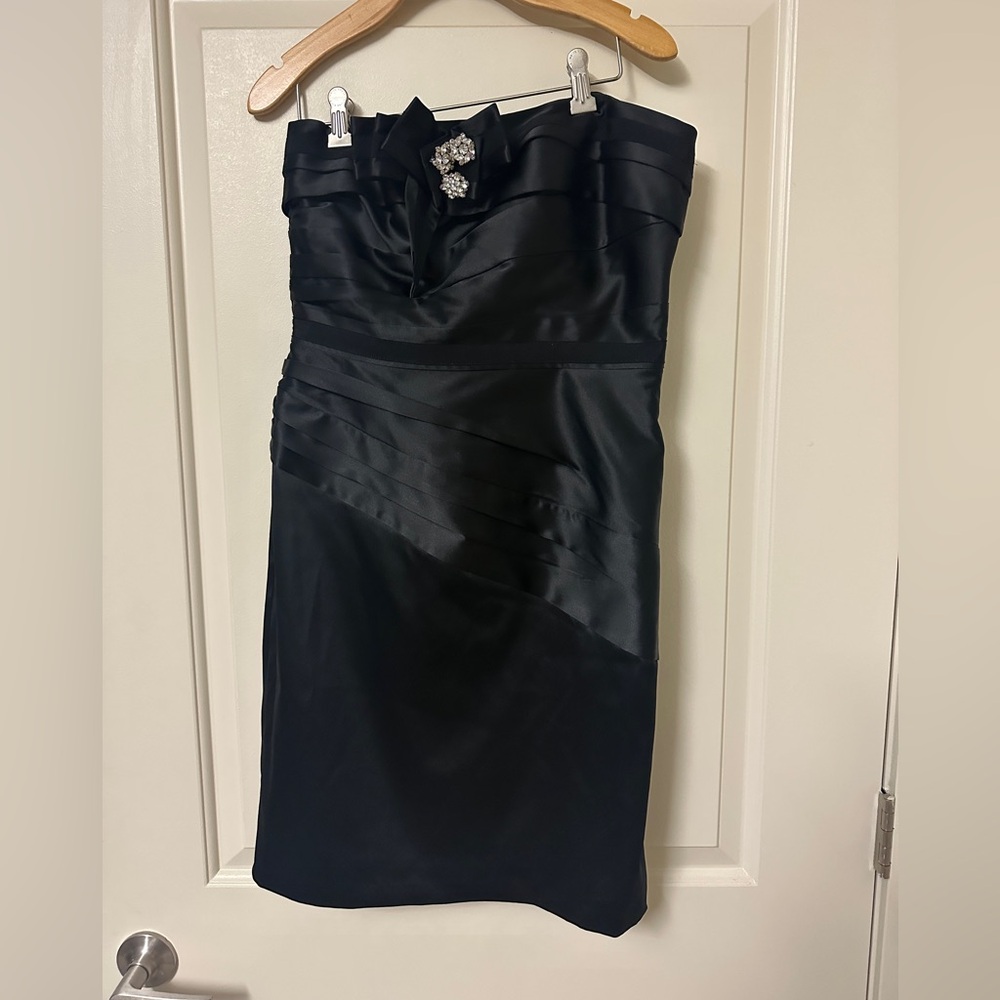 White House Black Market NWT cocktail dress size 6